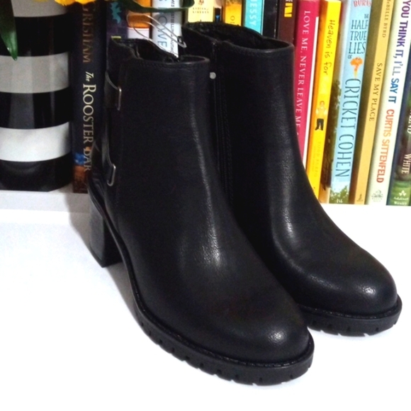 BARETRAPS HENSLEY BLACK BLOCK HEEL ANKLE BOOTS SIZE 6.5 NWT - Picture 10 of 11